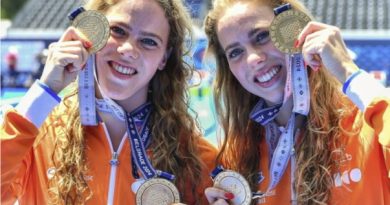 Goirlese Noortje en Bregje schrijven opnieuw zwemgeschiedenis: ‘Het voelt alseen droom’